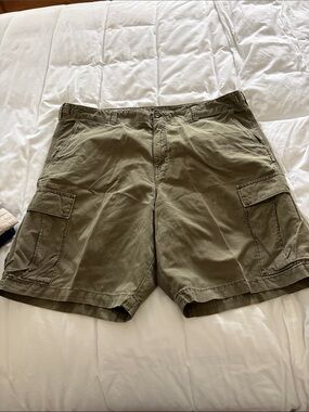 Banana Republic Olive Cargo Shorts for Men
